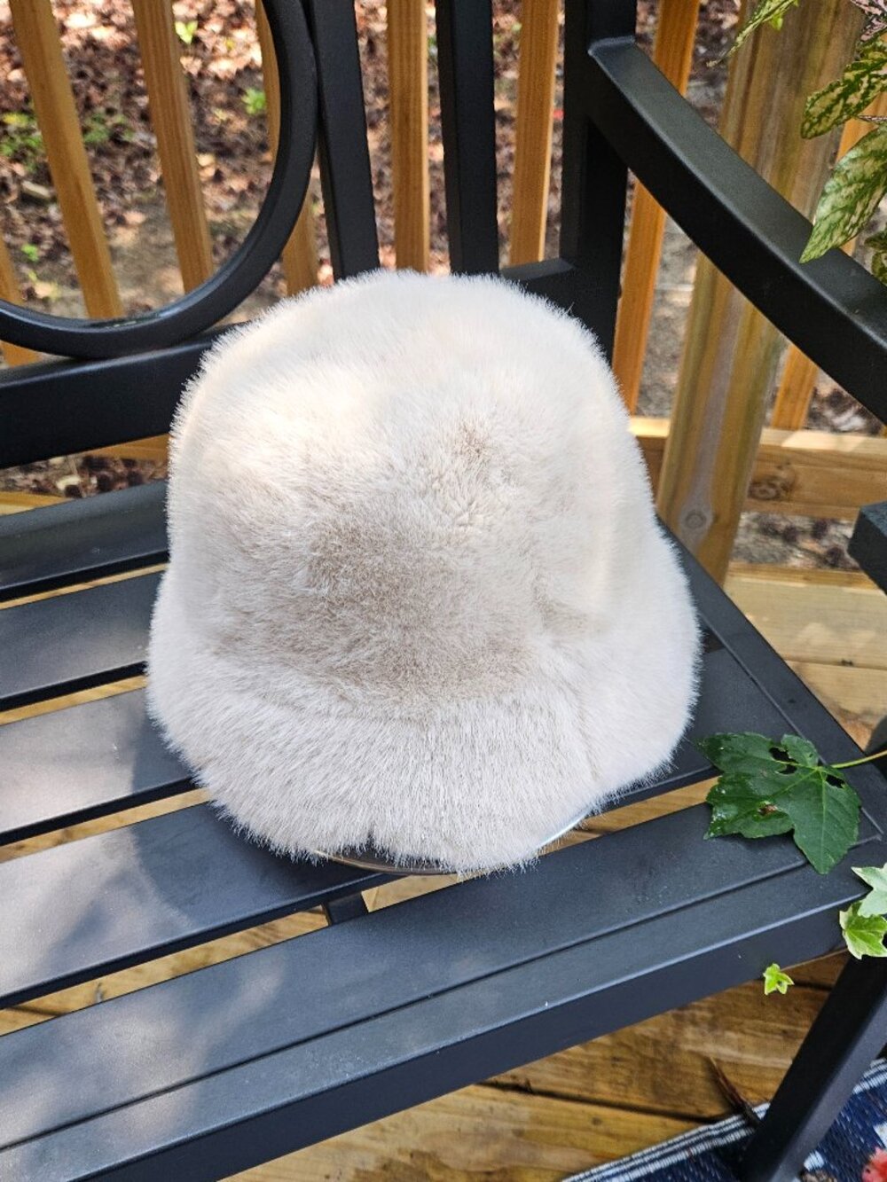 House of Harlow 1960 Cream White Faux Fur Bucket Hat NWOT with scalloped brim
